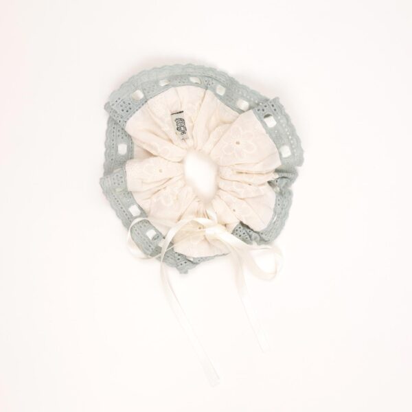 Vintage Lace Trim Scrunchie
